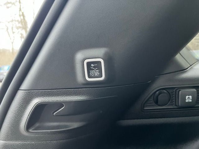 Used 2024 Jeep Grand Cherokee Altitude AWD/4WD image 9