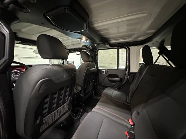 Used 2021 Jeep Wrangler Unlimited Rubicon w/ Cold Weather Group AWD/4WD image 15