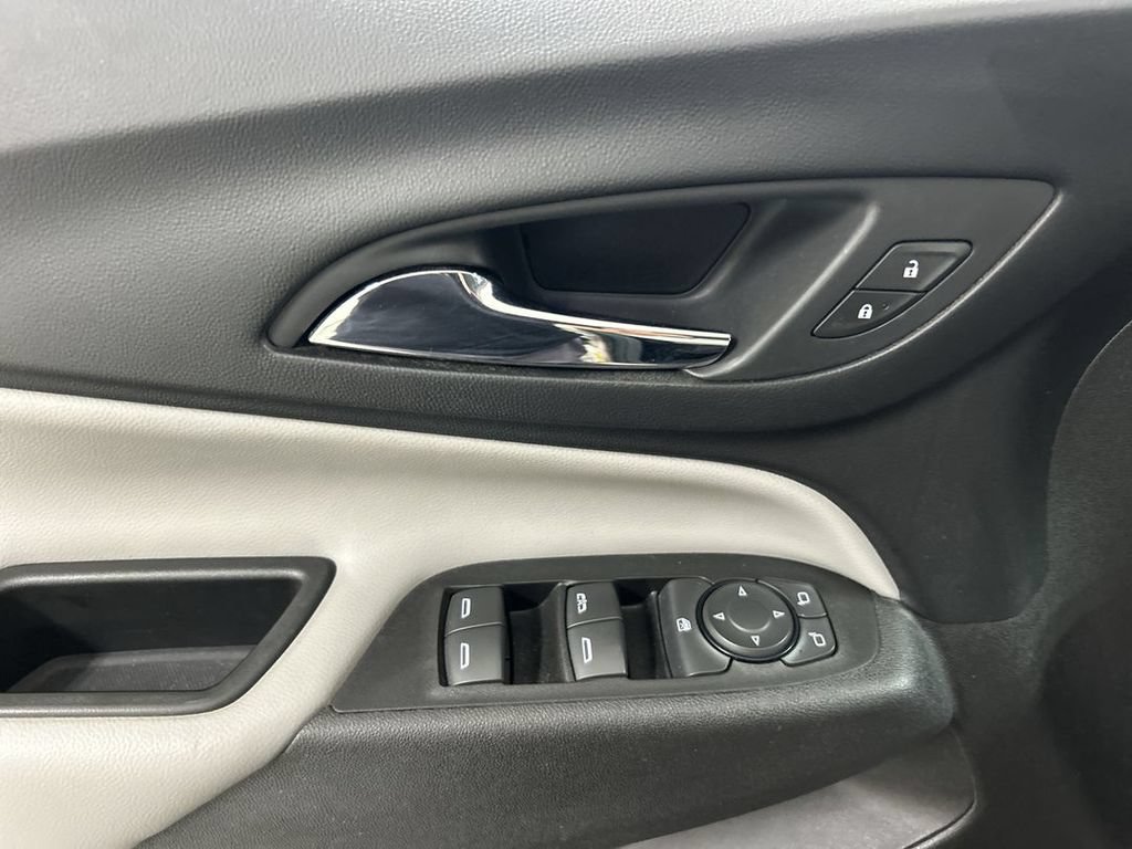 Used 2018 Chevrolet Equinox LT AWD/4WD image 11