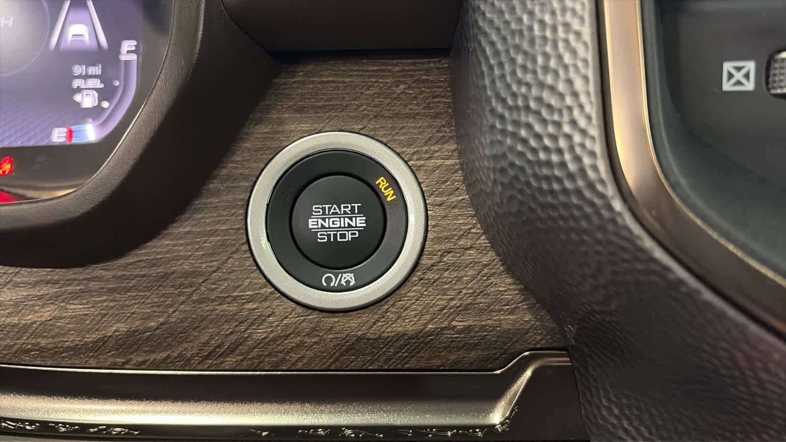 Used 2025 RAM 1500 Limited w/ Off Road Group image 16