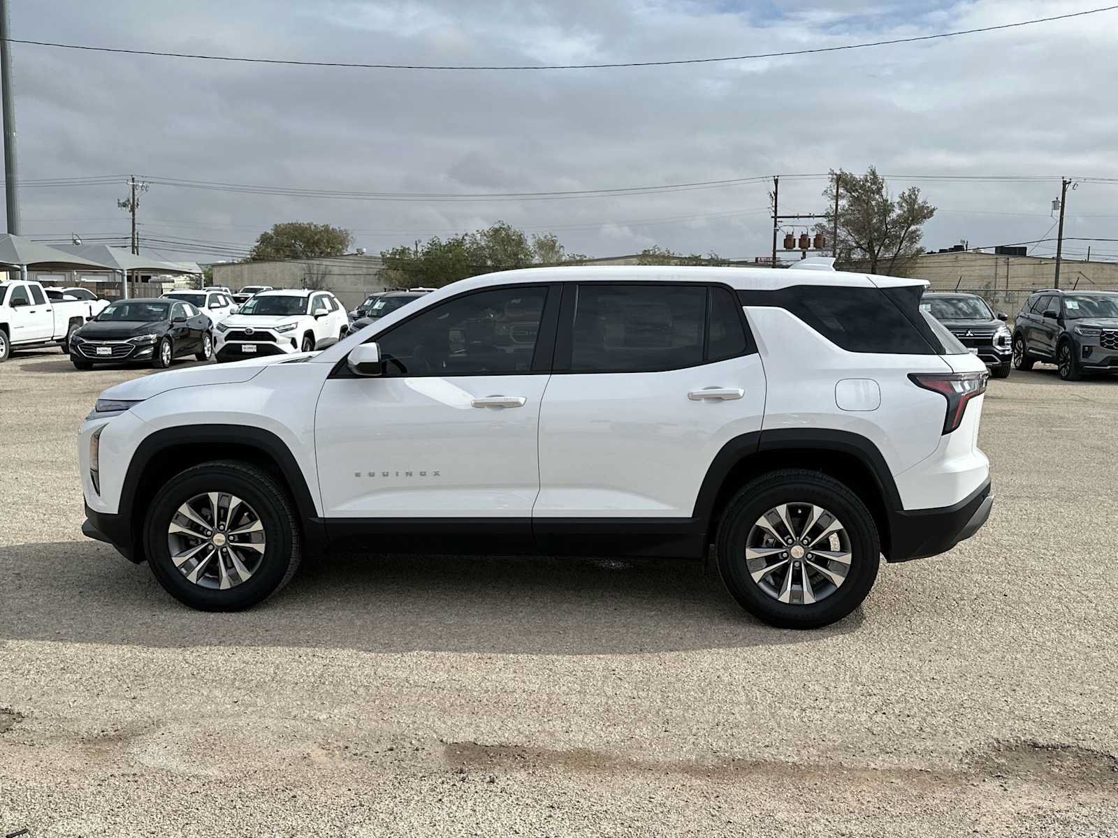 Used 2026 Chevrolet Equinox LT FWD image 11