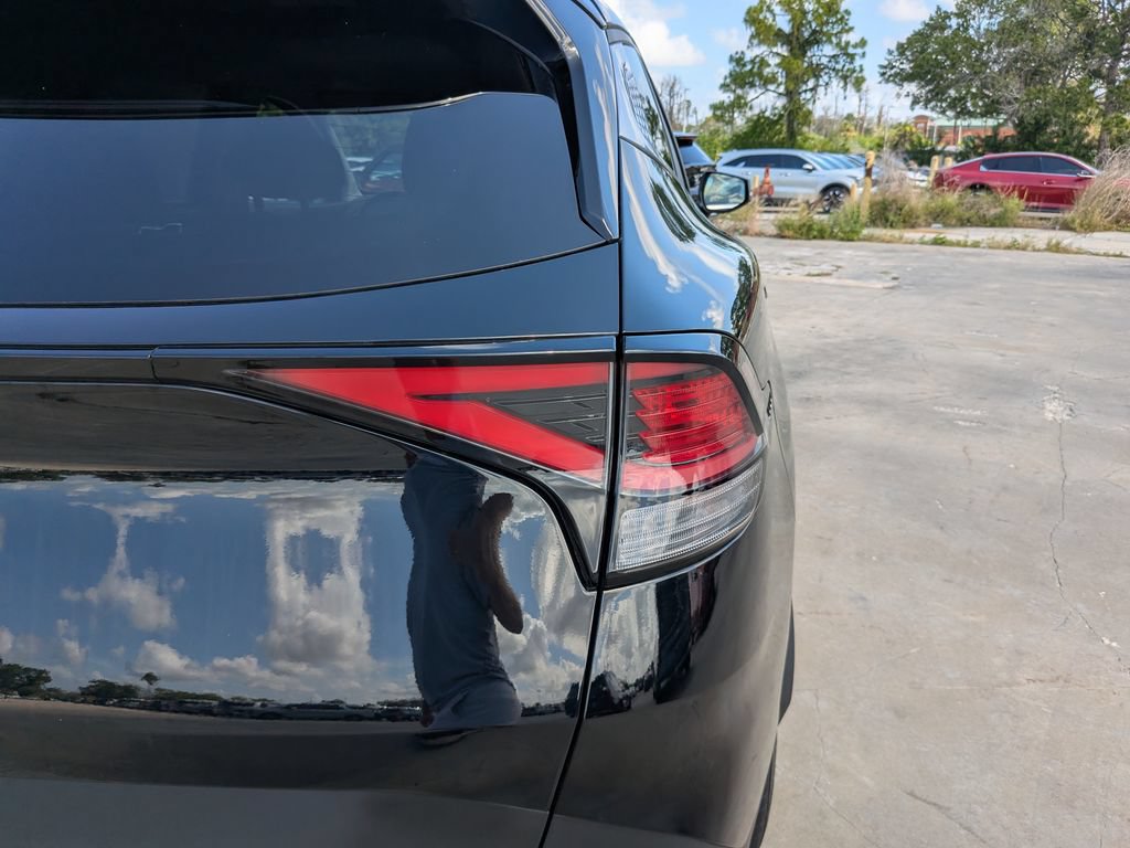 Certified 2024 Kia Sportage EX FWD image 11