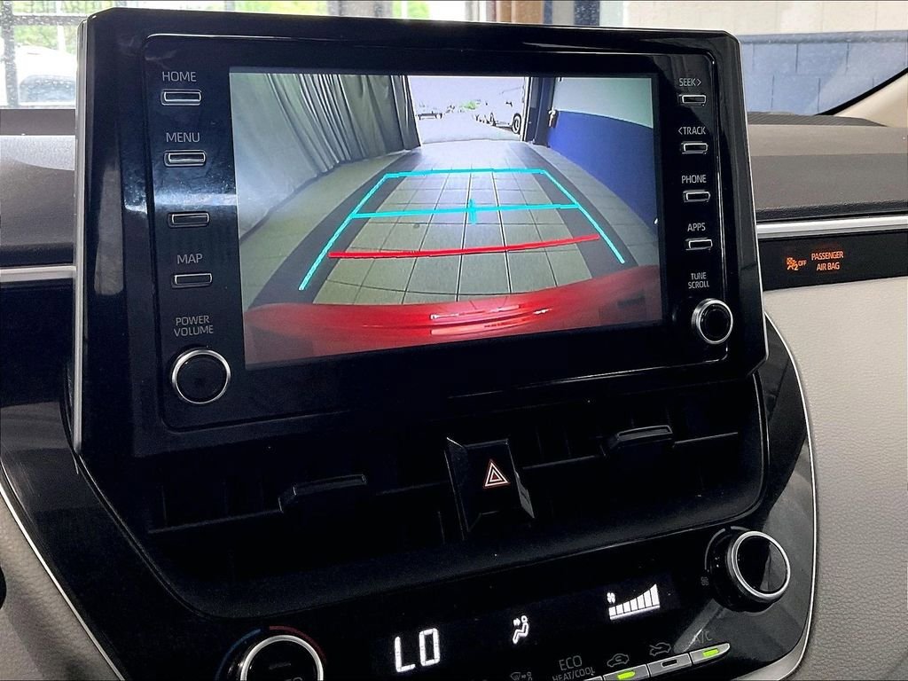 Used 2020 Toyota Corolla LE FWD image 19