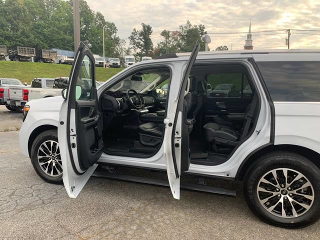 Certified 2025 Ford Expedition Platinum AWD/4WD image 19