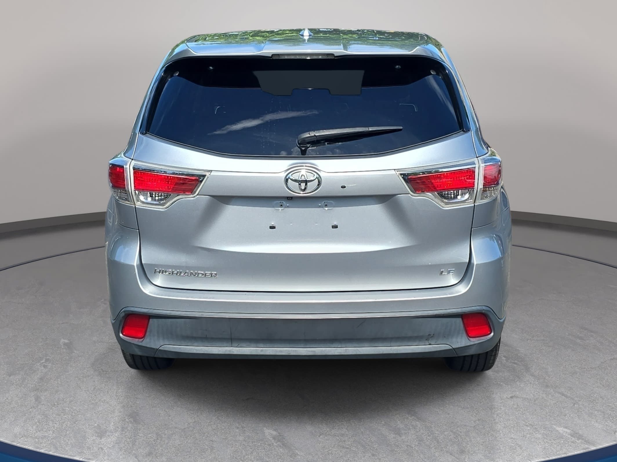 Used 2015 Toyota Highlander Plus FWD image 6