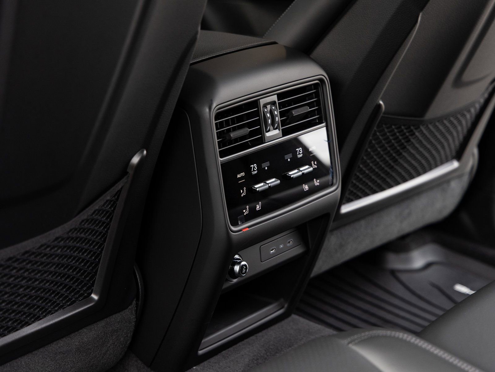 Certified 2026 Porsche Cayenne Coupe image 28