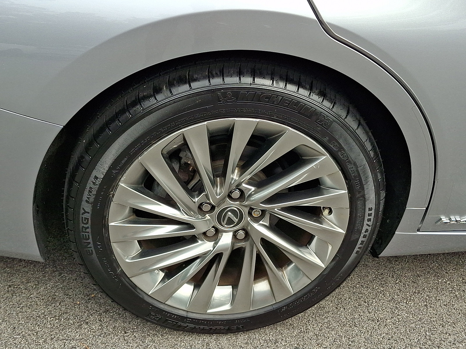Certified 2022 Lexus ES 300h w/ Accessory Package 2 FWD image 8