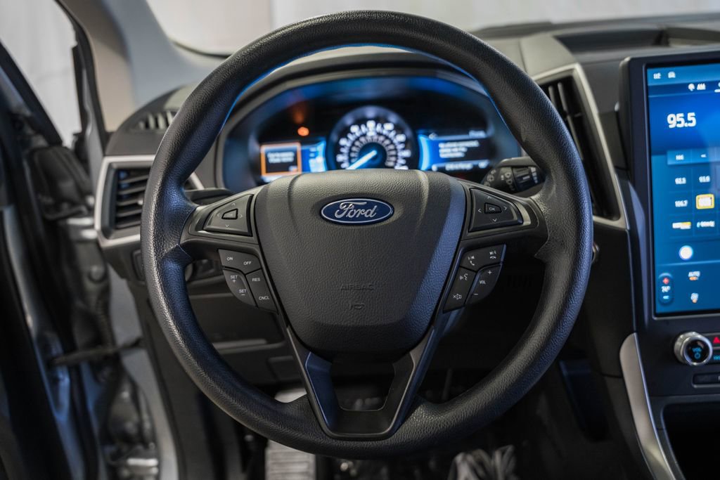 Used 2022 Ford Edge SE image 26