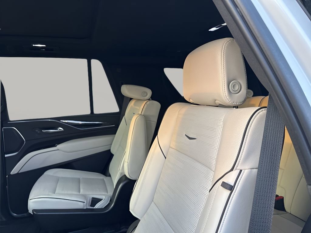 Used 2023 Cadillac Escalade Sport w/ LPO, ONYX Package image 19