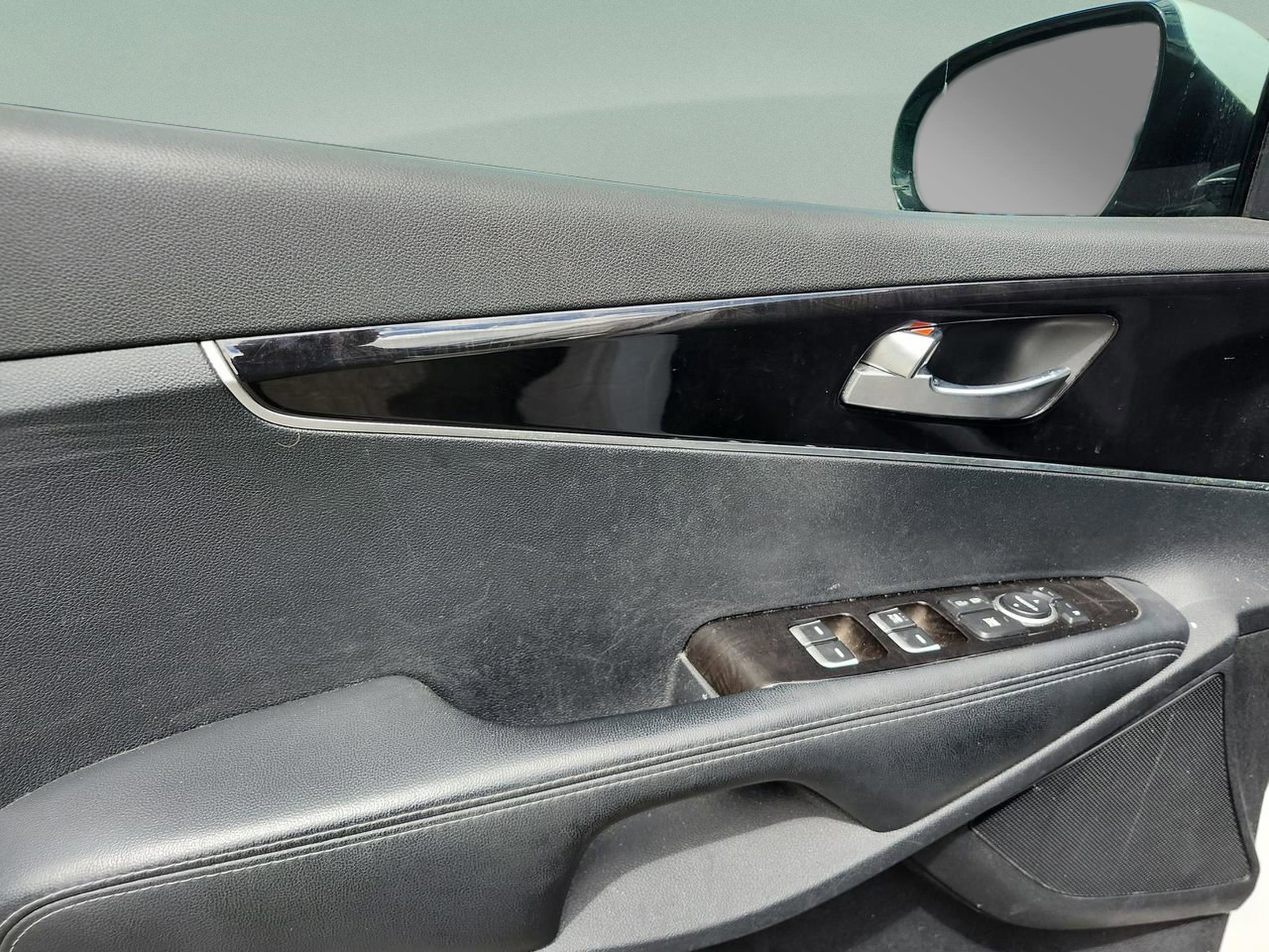 Used 2016 Kia Sorento LX w/ LX Convenience Package image 16