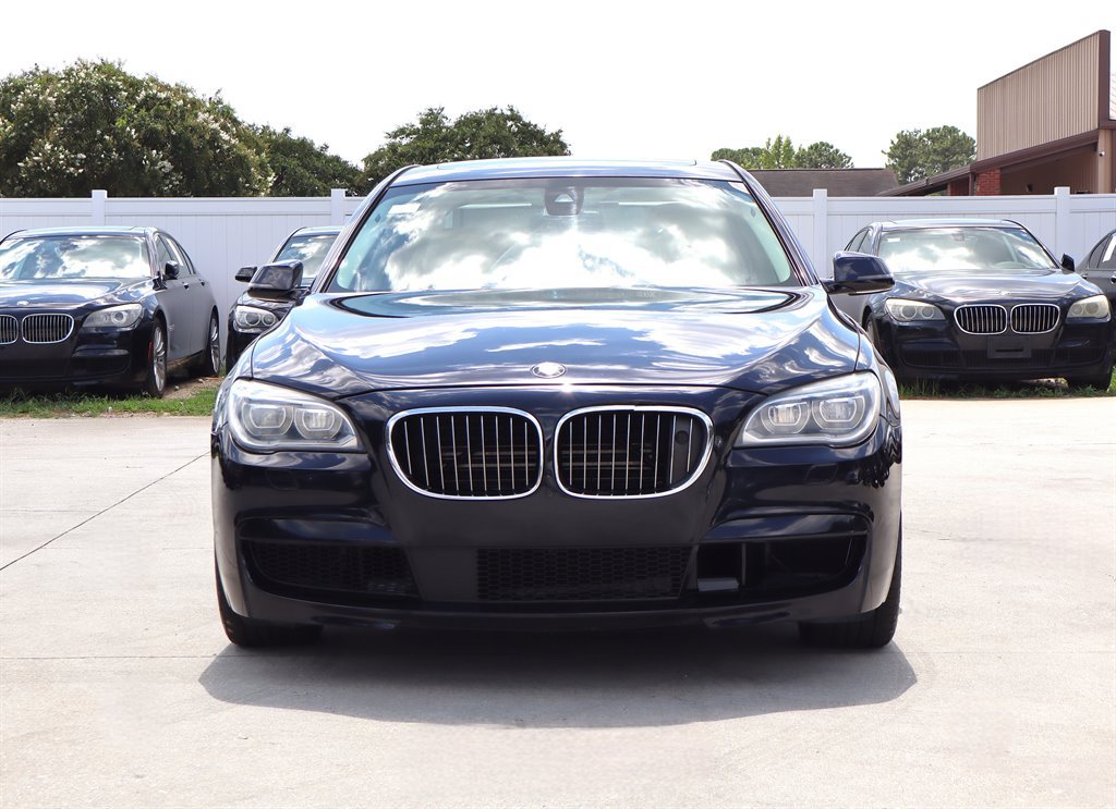 Used 2013 BMW 750Li RWD image 2
