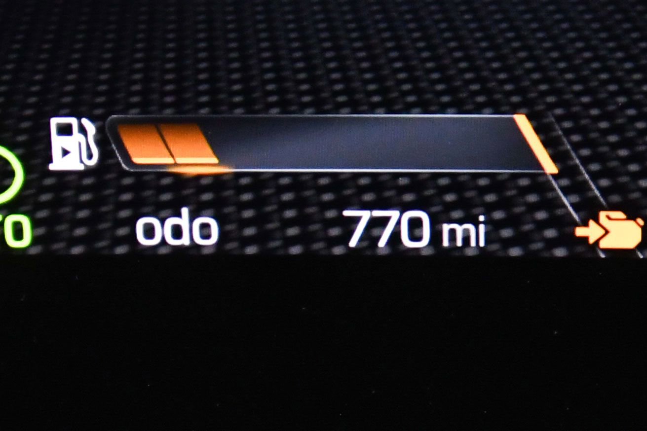 Used 2025 Ferrari Roma Spider image 15