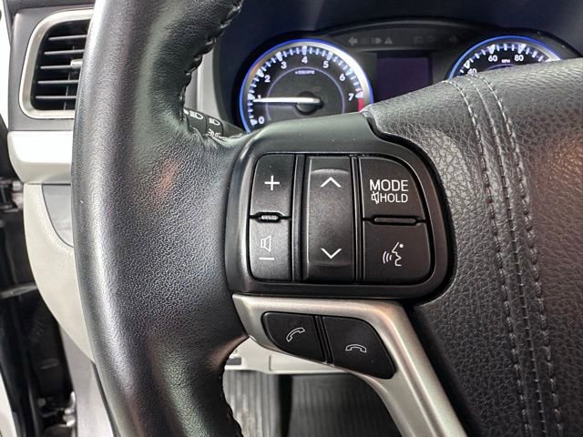 Used 2018 Toyota Highlander Limited AWD/4WD image 27