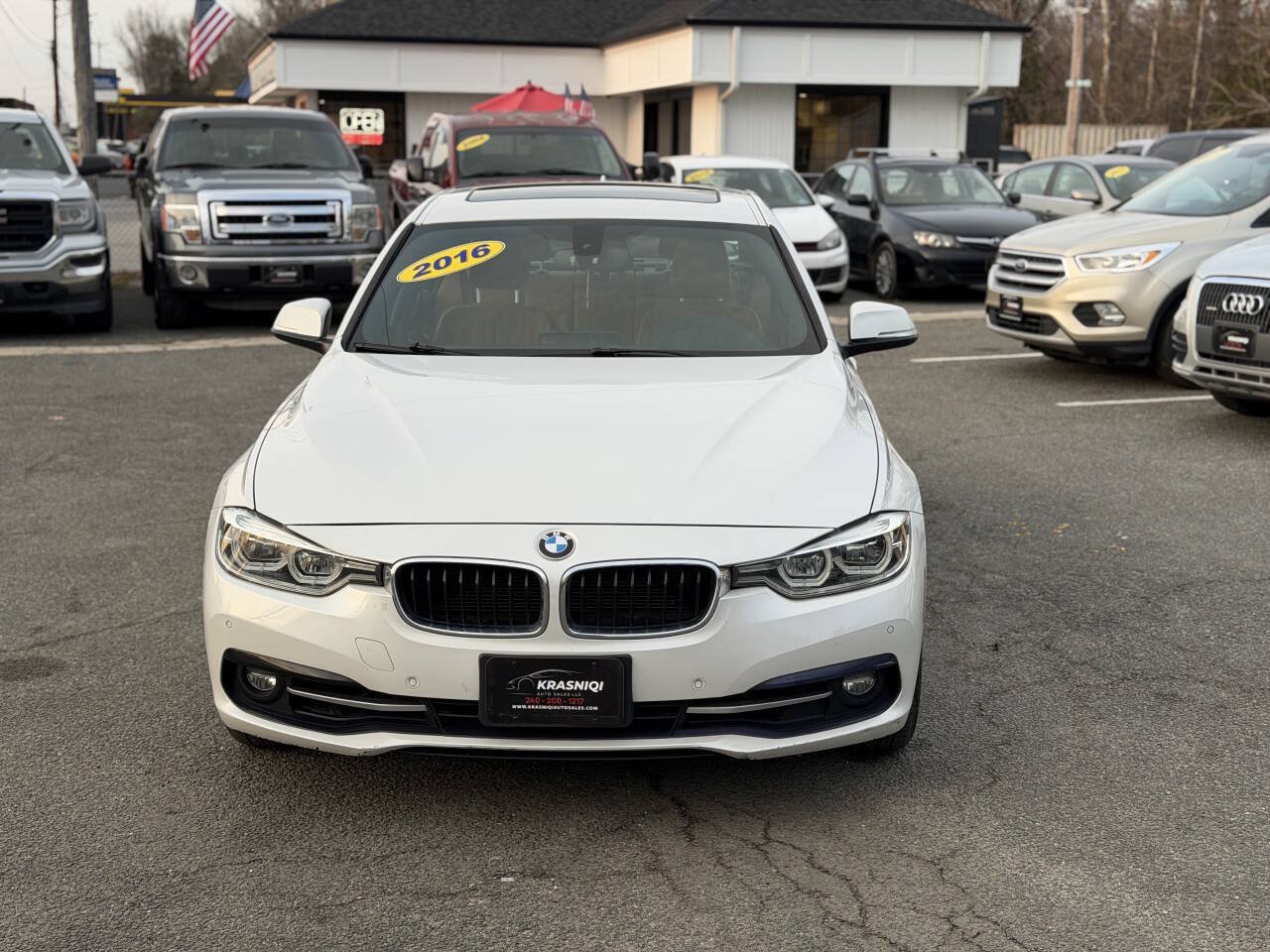 Used 2016 BMW 328i xDrive Sedan AWD/4WD image 3