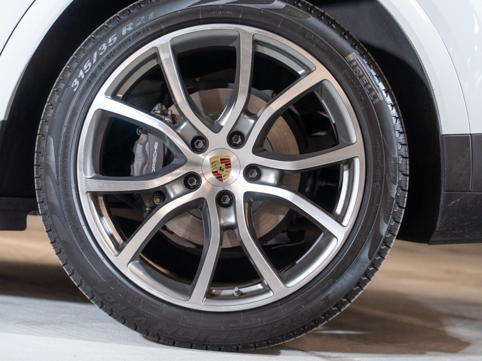 Certified 2023 Porsche Cayenne AWD/4WD image 6