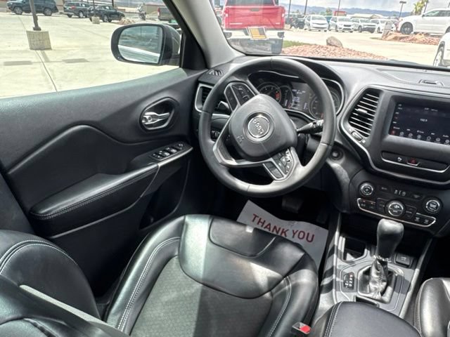 Certified 2020 Jeep Cherokee Latitude Plus w/ Comfort/Convenience Group FWD image 16