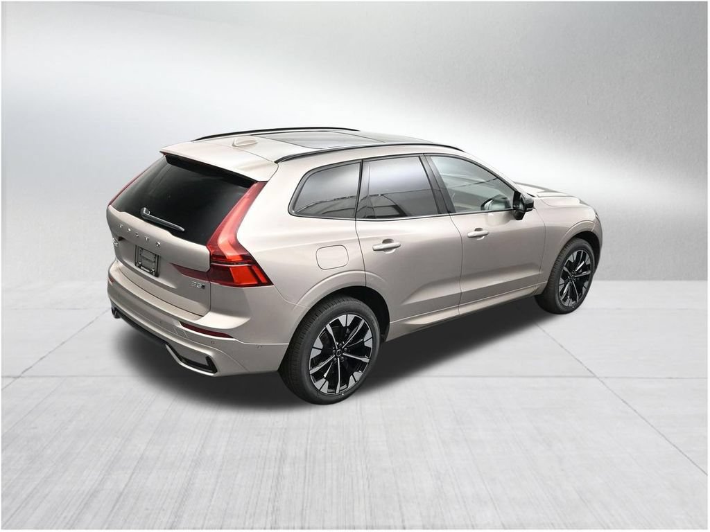 New 2026 Volvo XC60 B5 Plus AWD/4WD image 17