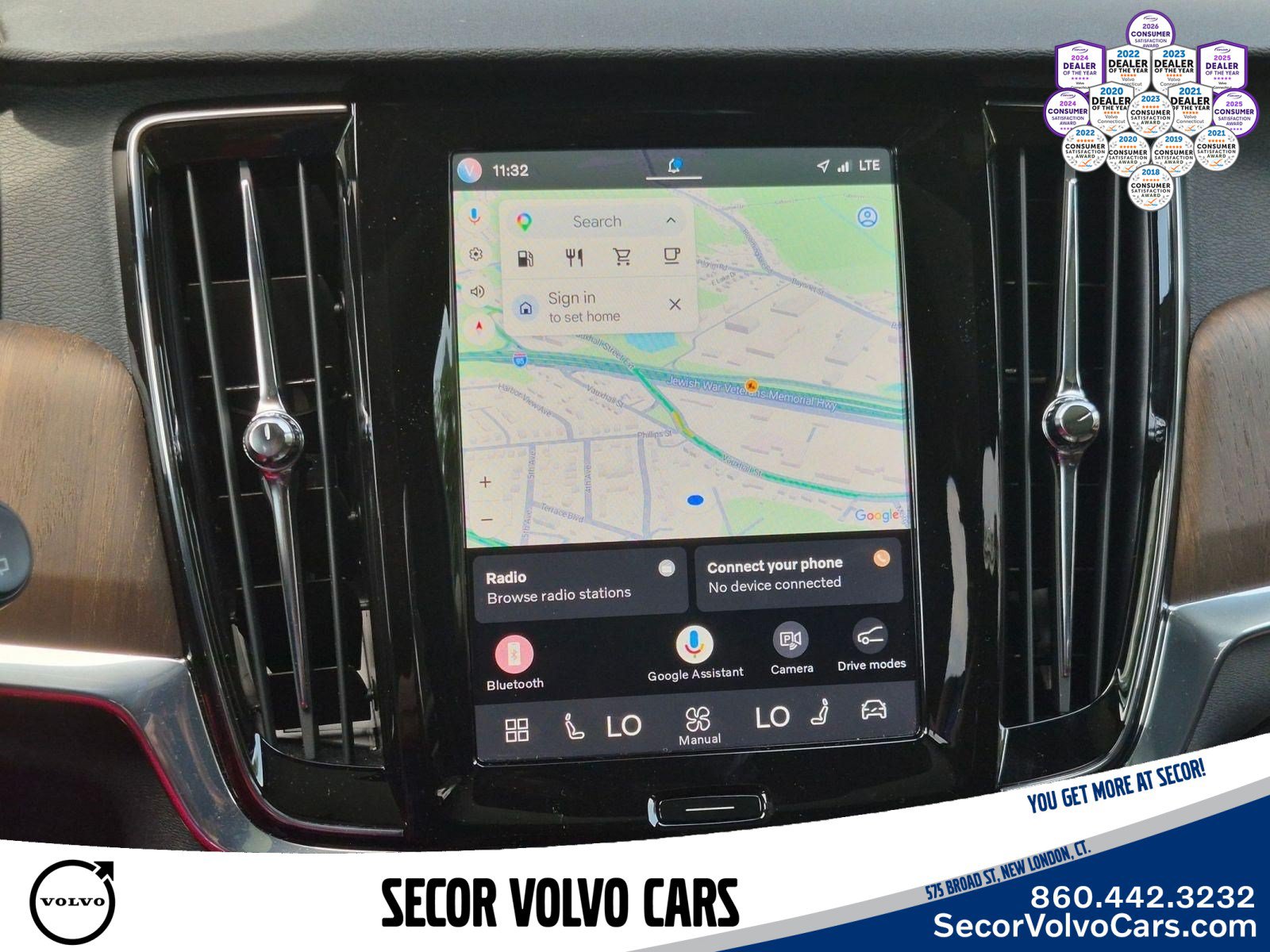 Used 2025 Volvo V90 B6 Cross Country Plus AWD/4WD image 25