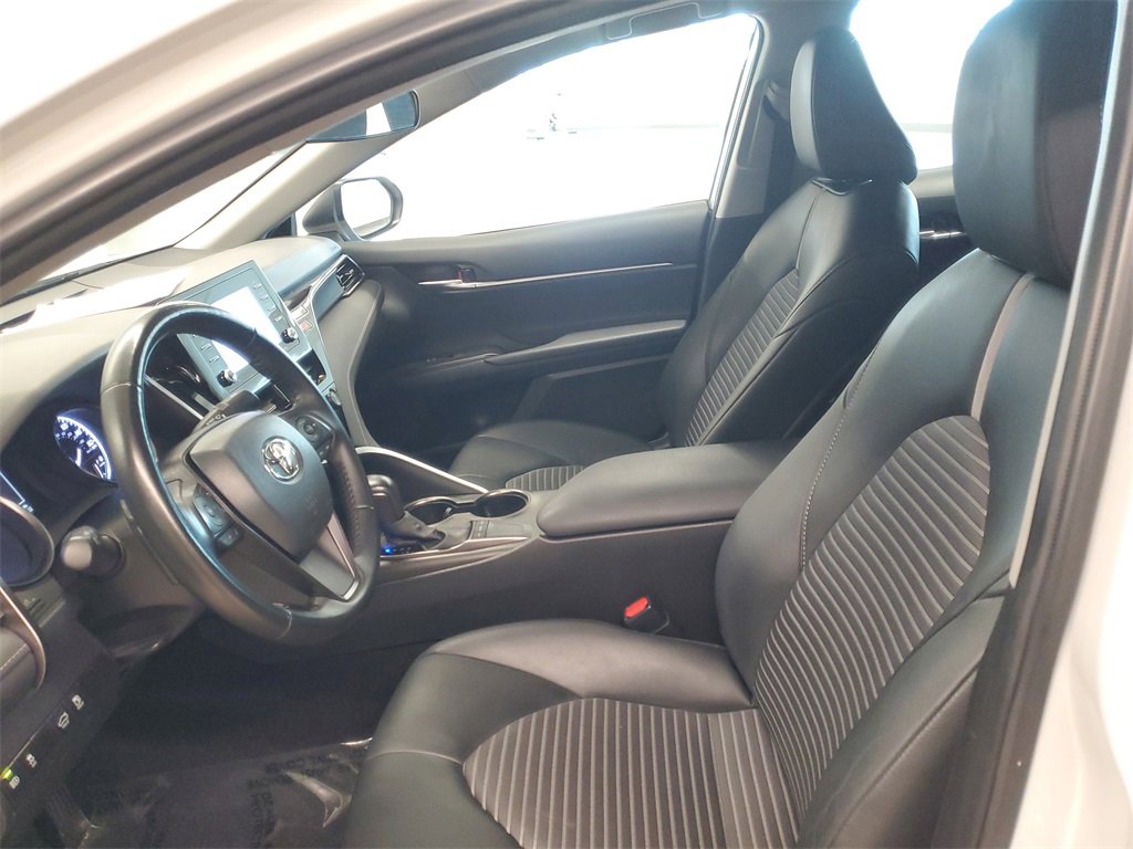 Used 2024 Toyota Camry SE image 16