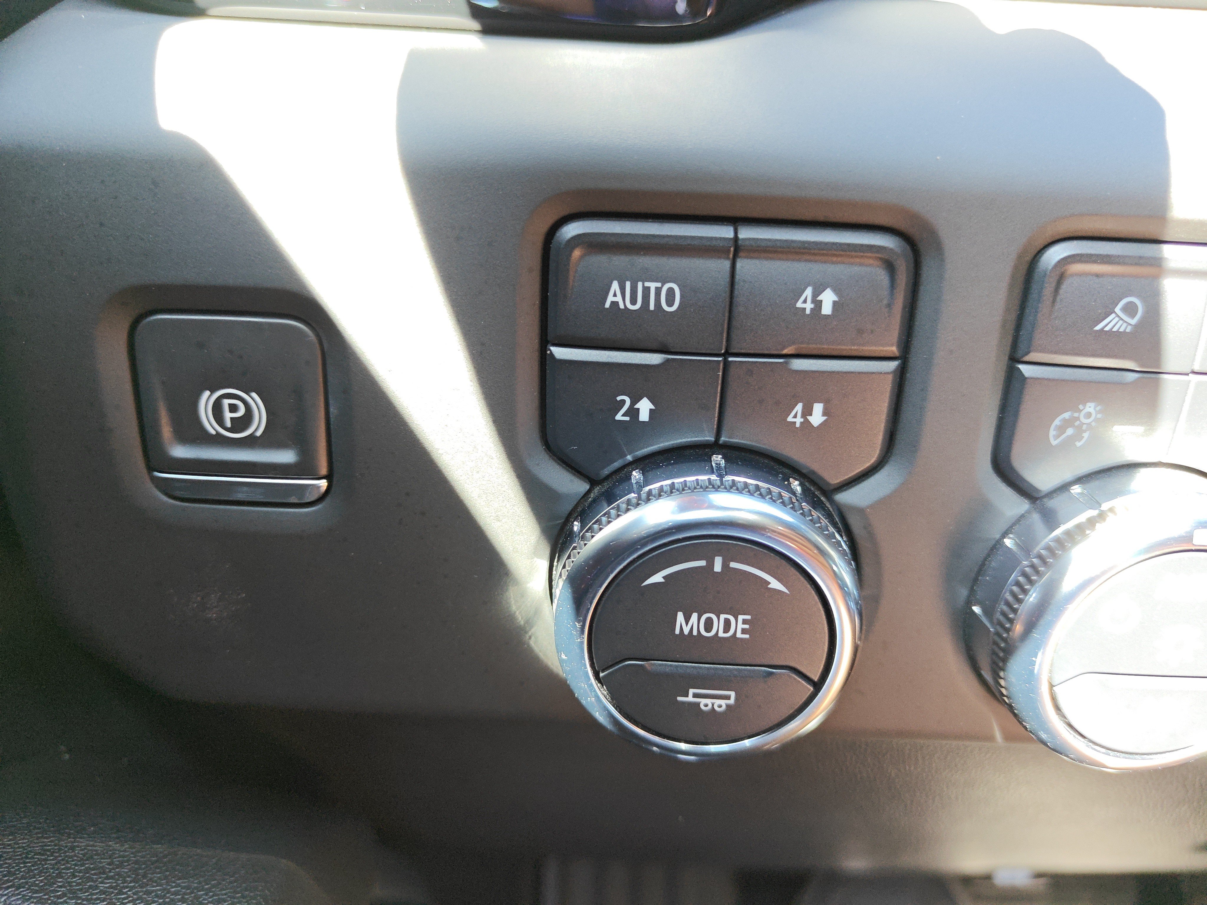 Used 2024 GMC Sierra 1500 AT4 w/ AT4 Premium Package AWD/4WD image 32