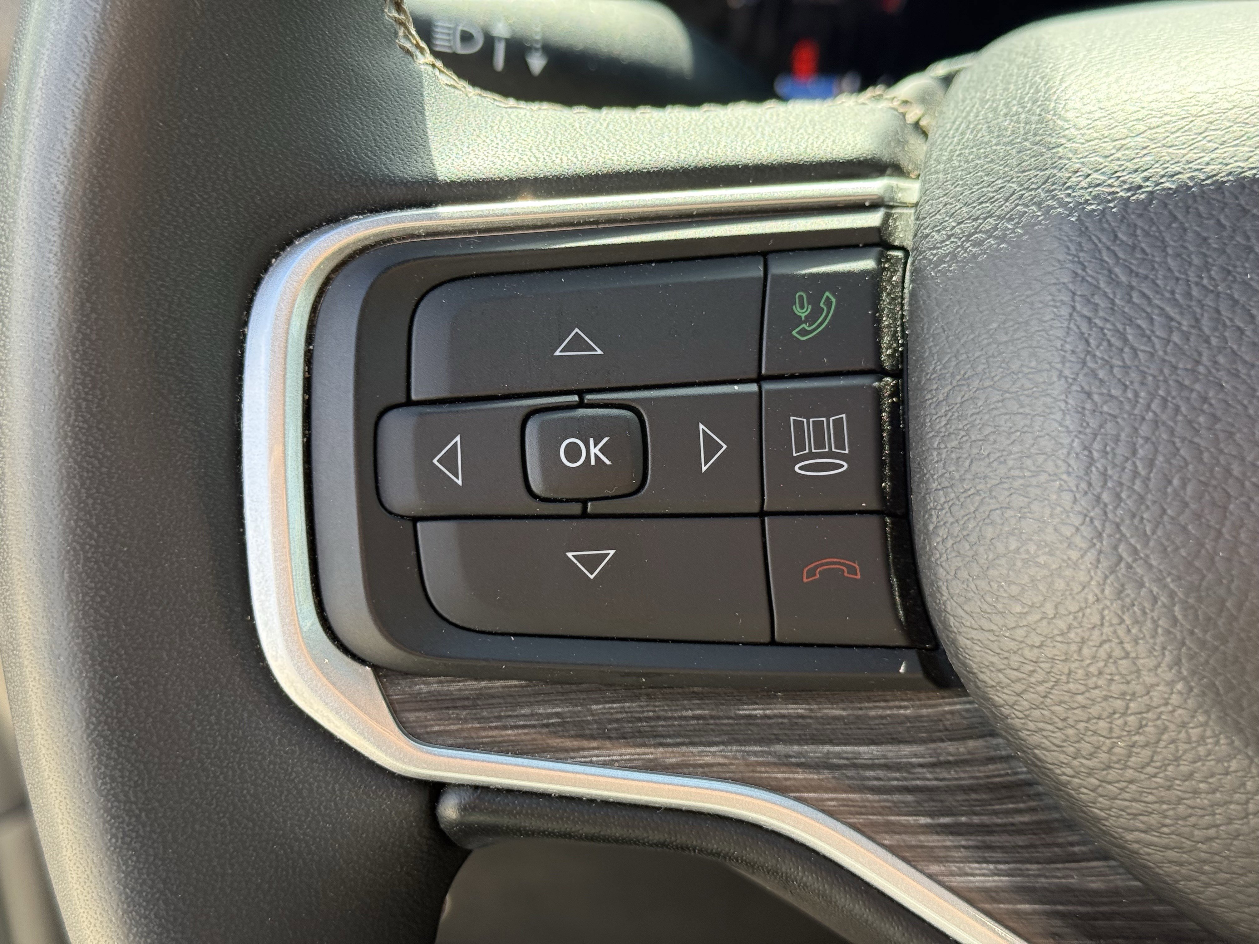 Used 2024 Jeep Wagoneer Series II RWD image 16