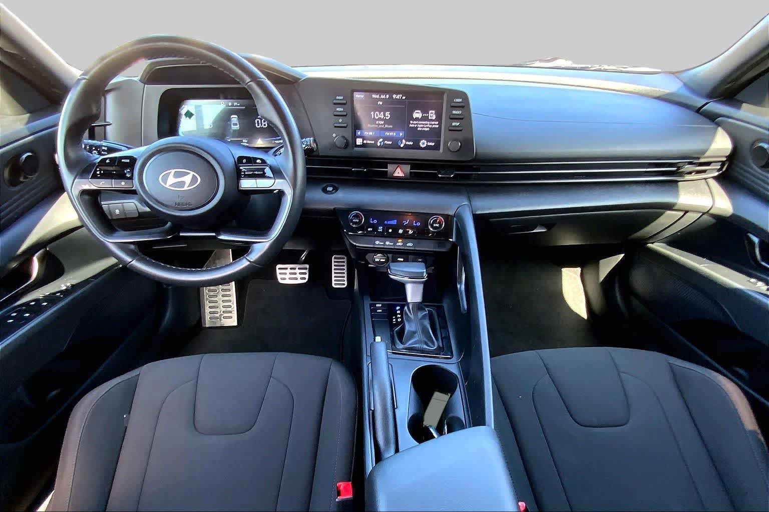 Used 2025 Hyundai Elantra Sport FWD image 13