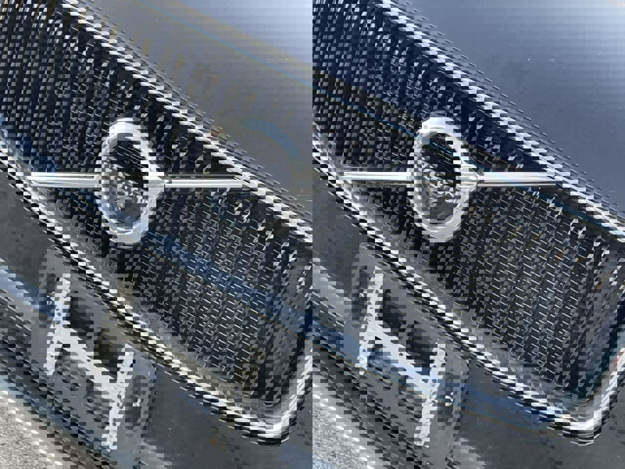 Used 2017 Volvo XC90 T6 Momentum w/ Vision Package image 39