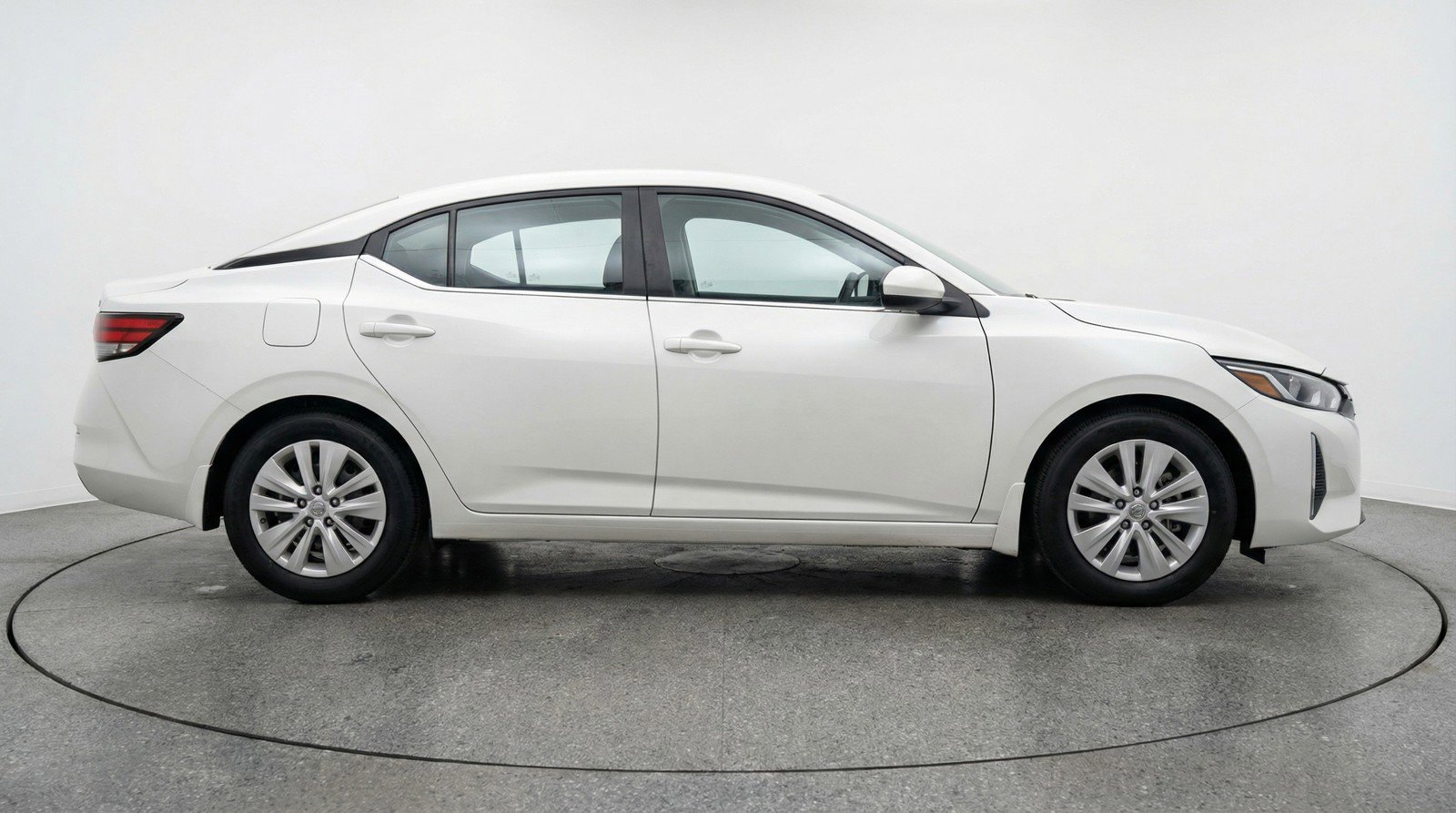 Used 2025 Nissan Sentra S image 11