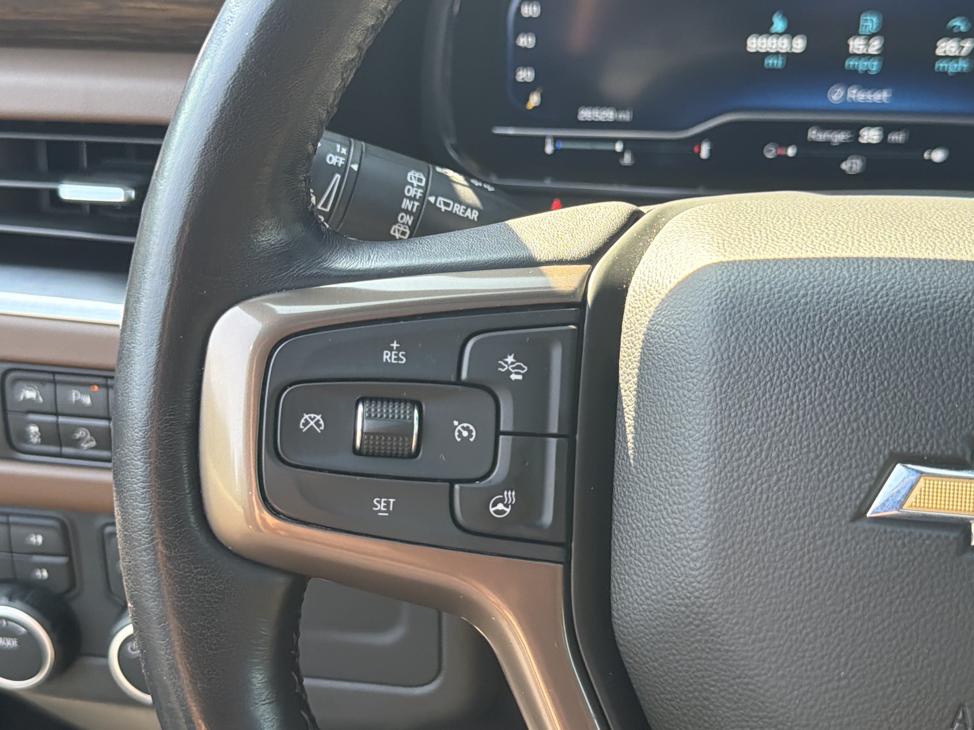 Used 2022 Chevrolet Suburban High Country AWD/4WD image 32
