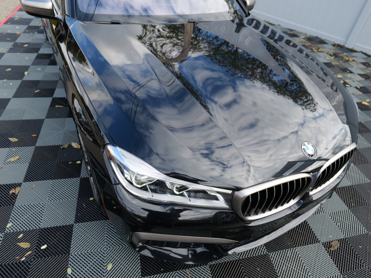 Used 2018 BMW M760i xDrive image 77