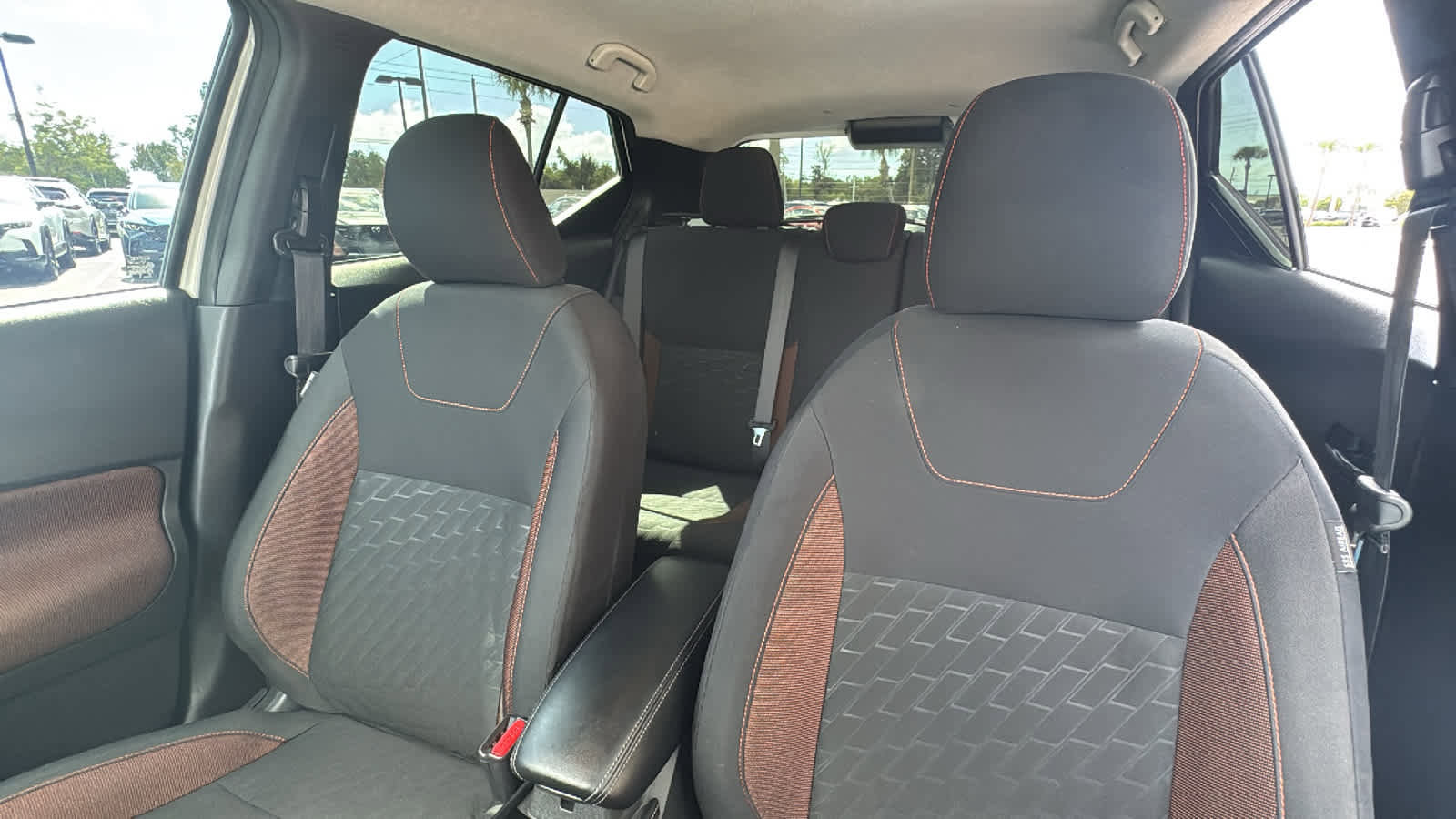 Used 2024 Nissan Kicks SR image 23