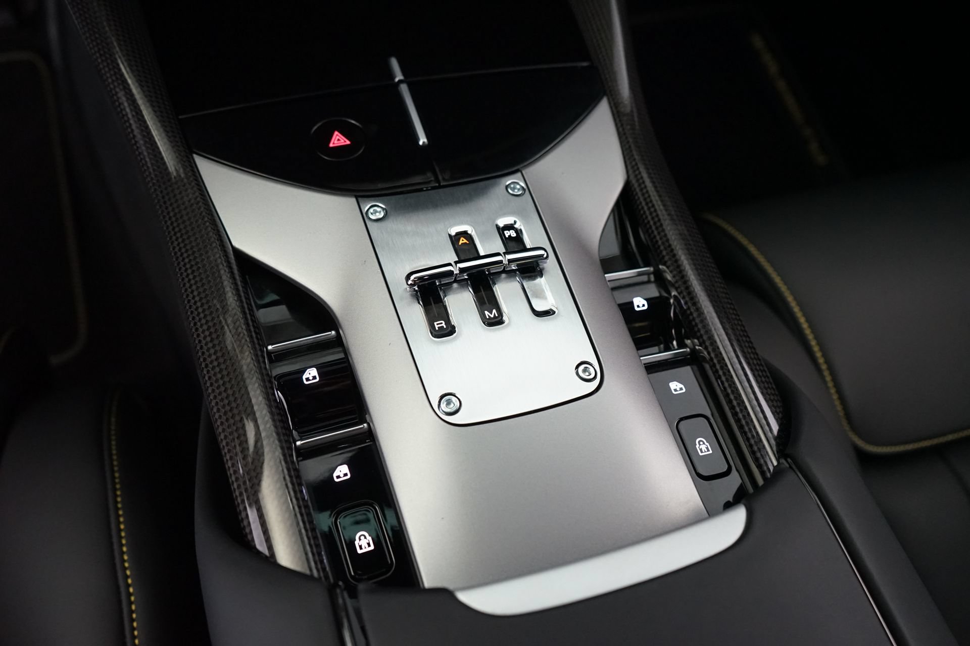 Used 2025 Ferrari Purosangue AWD/4WD image 17