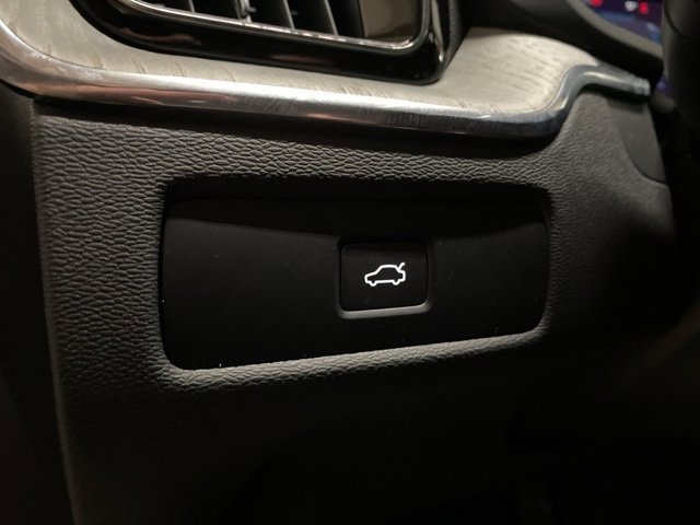 Used 2025 Volvo XC60 B5 Plus image 36