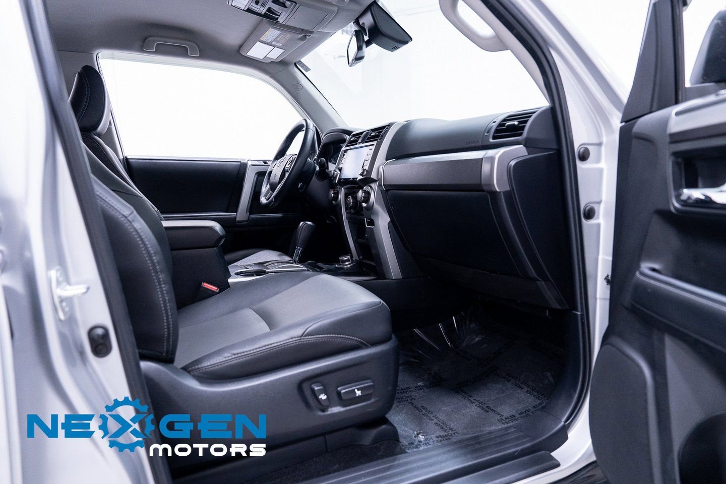 Used 2021 Toyota 4Runner SR5 Premium image 46