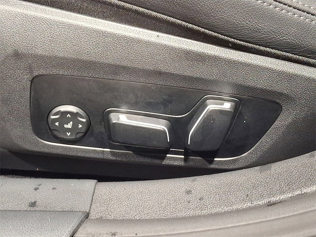 Used 2025 BMW i4 xDrive40i w/ M Sport Package image 11