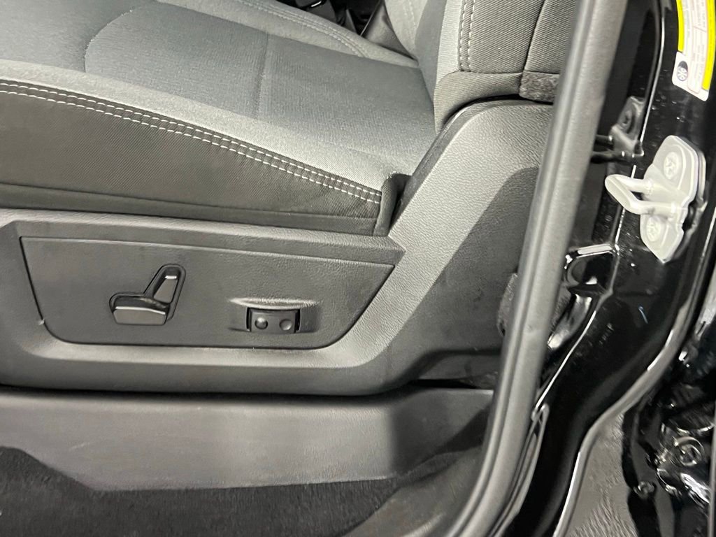 Used 2024 RAM 2500 Big Horn w/ Bed Utility Group image 23