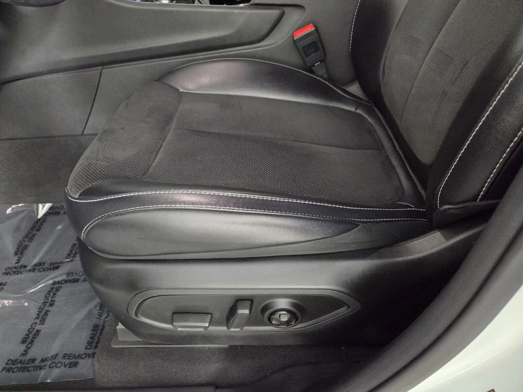 Certified 2023 Jeep Grand Cherokee Altitude image 12