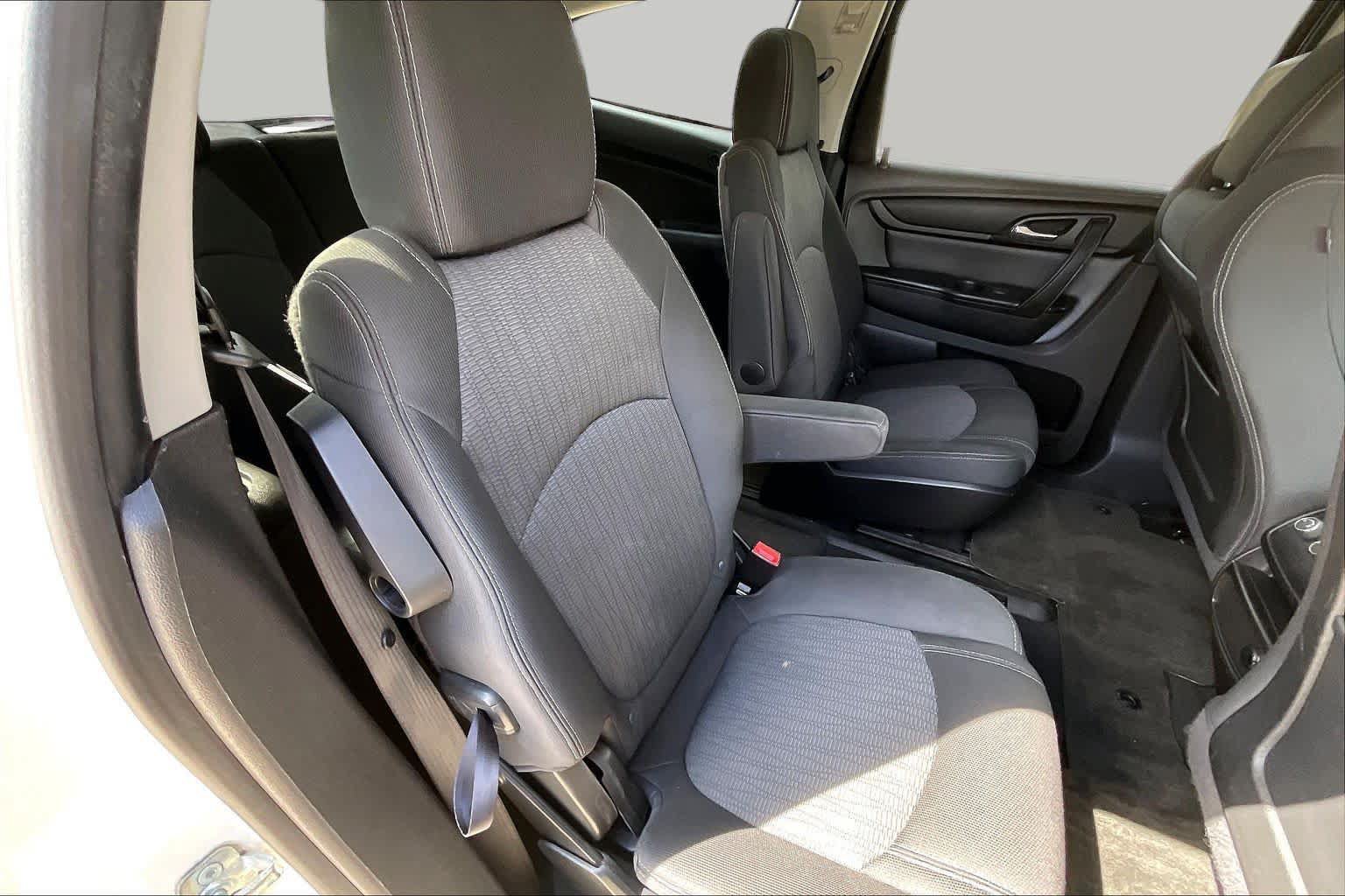Used 2013 Chevrolet Traverse LT FWD image 19