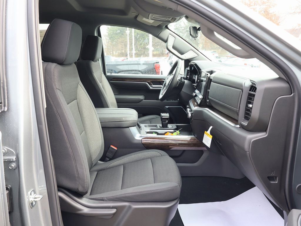 New 2026 GMC Sierra 1500 Elevation w/ LPO, Elevation Black Package image 38