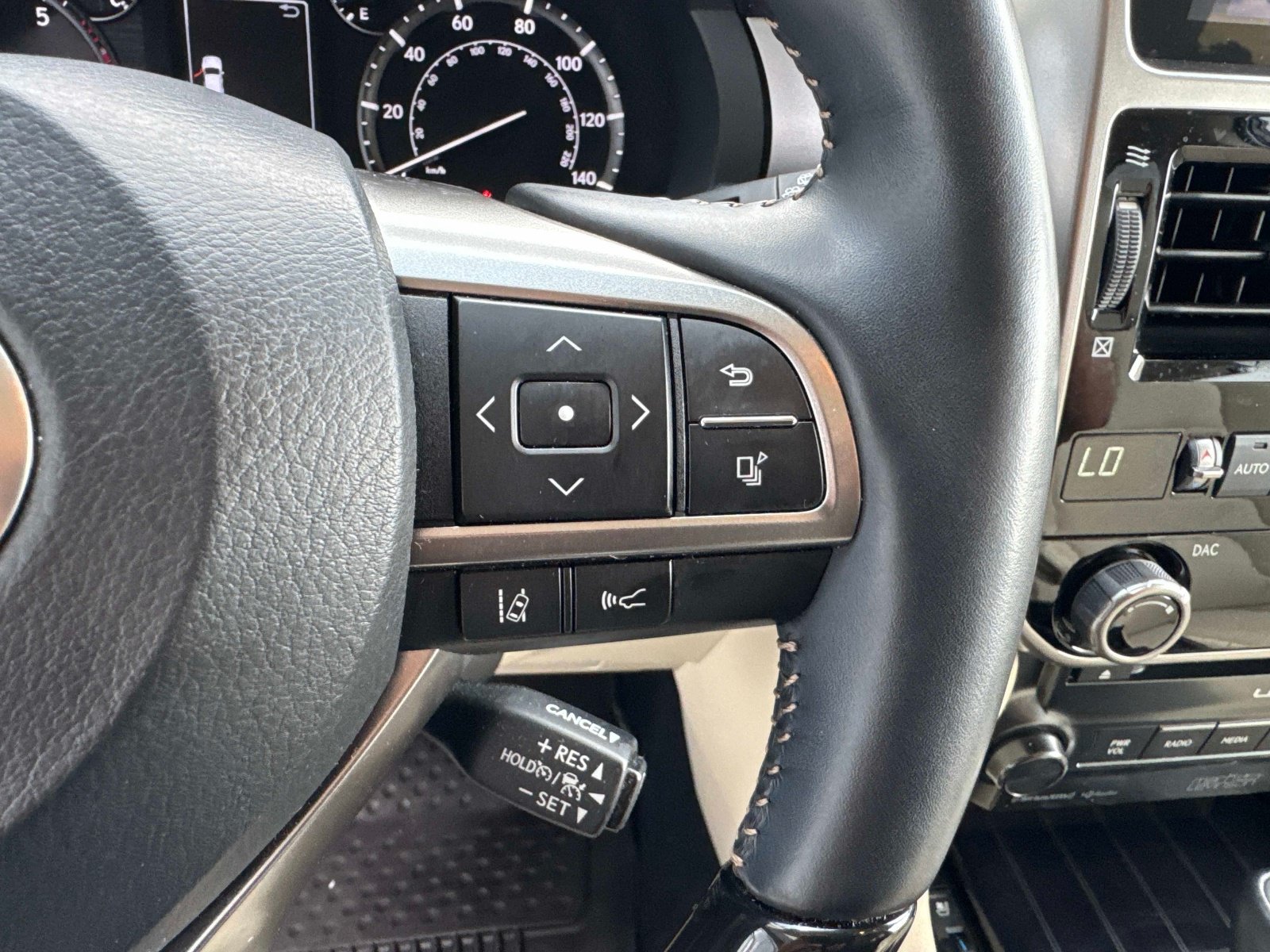 Certified 2023 Lexus GX 460 Premium w/ Accessory Package AWD/4WD image 29