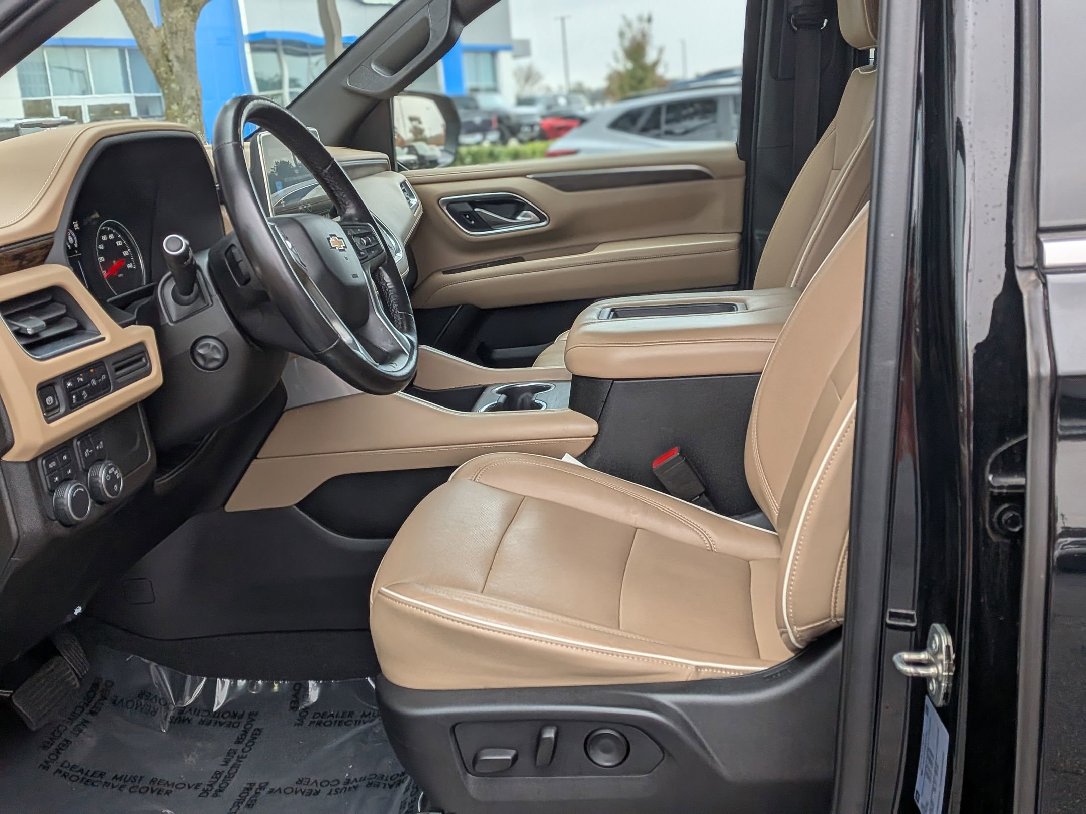 Used 2021 Chevrolet Suburban Premier image 16