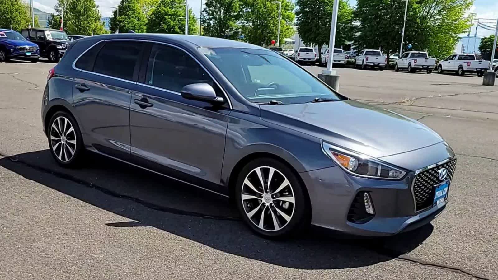 Used 2018 Hyundai Elantra GT FWD image 2