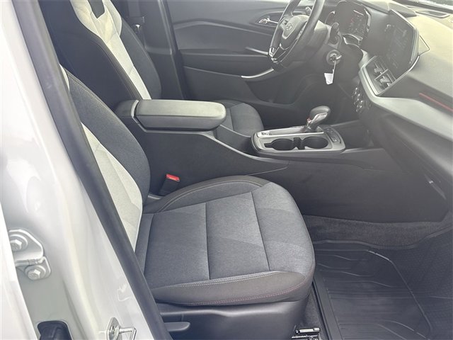 Certified 2024 Chevrolet Trax RS w/ Driver Confidence Package image 25