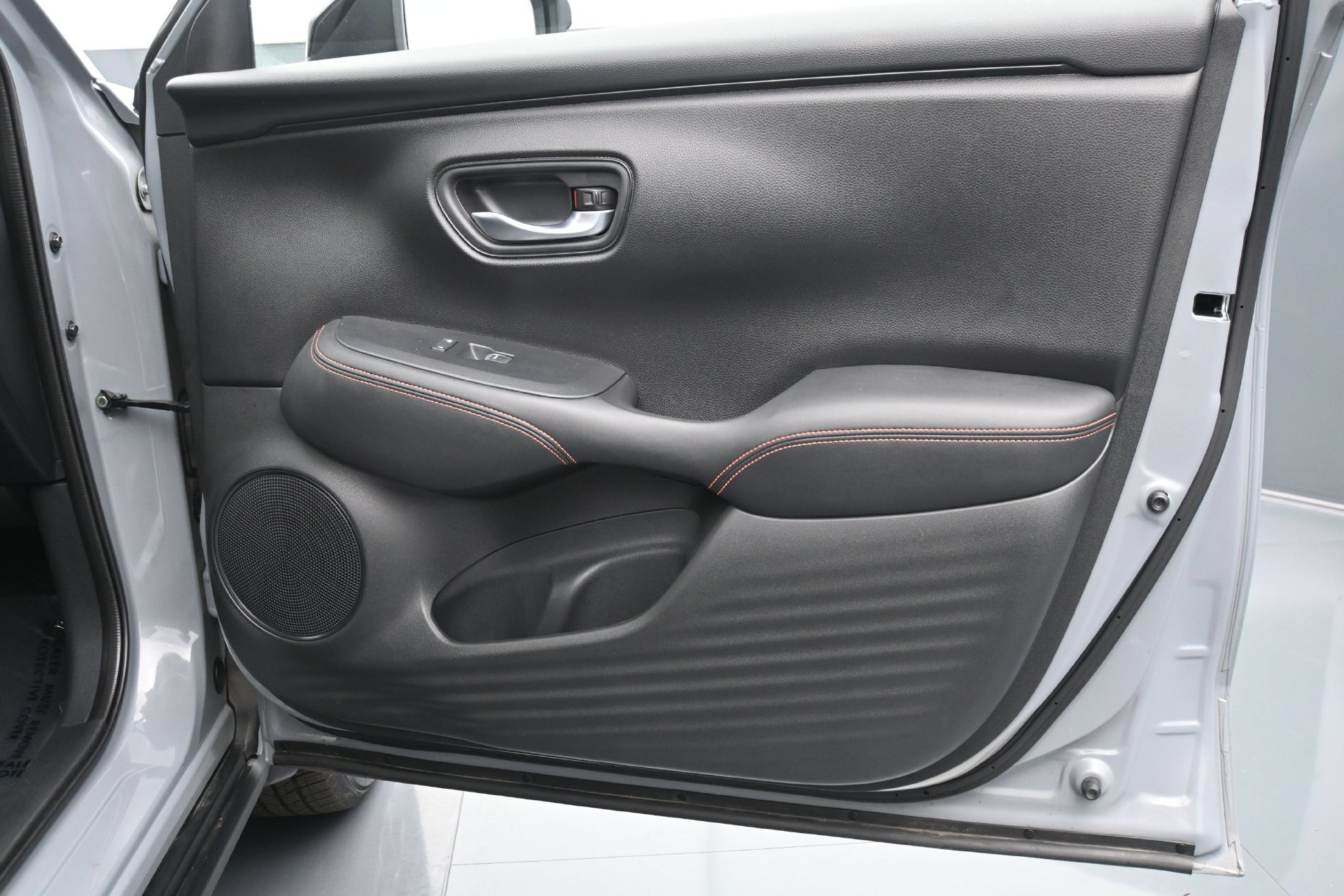 Used 2024 Honda HR-V Sport image 12