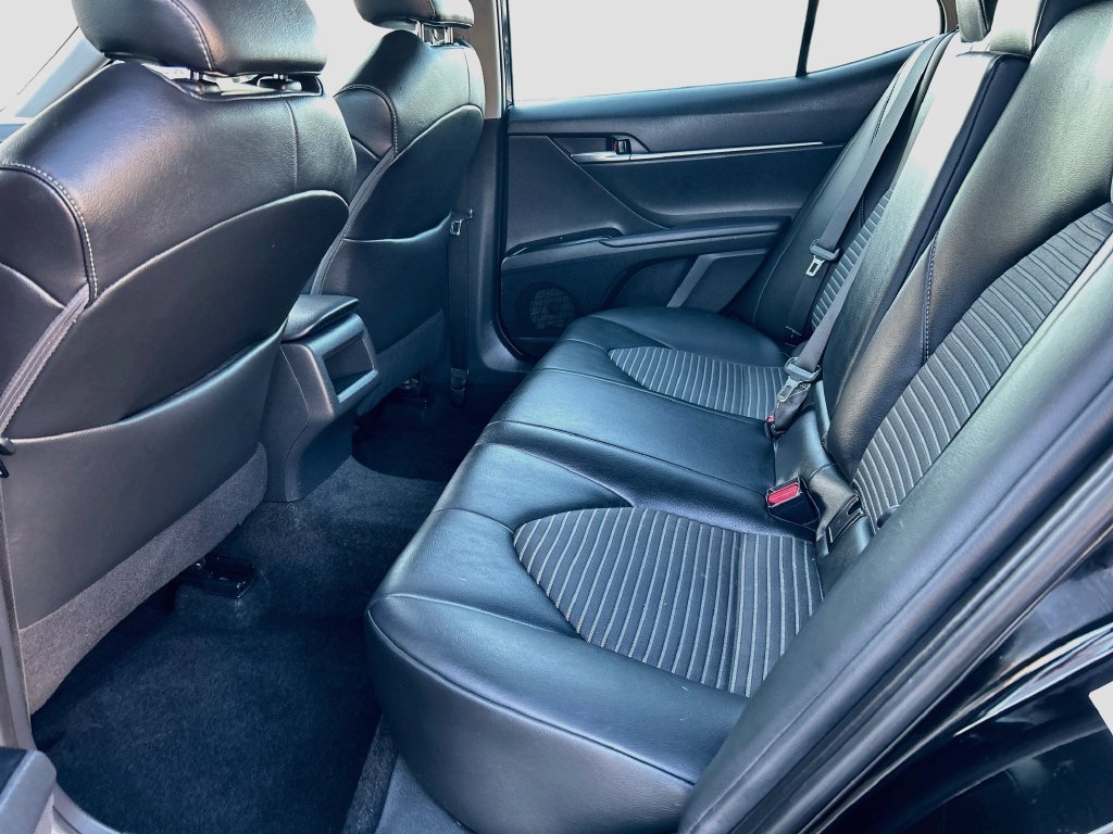 Used 2018 Toyota Camry SE FWD image 22