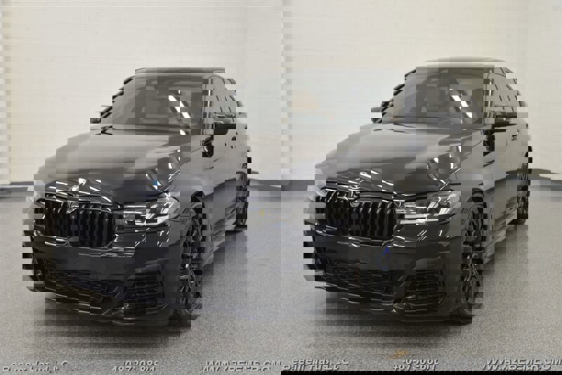 Used 2022 BMW M550i xDrive w/ Executive Package image 2