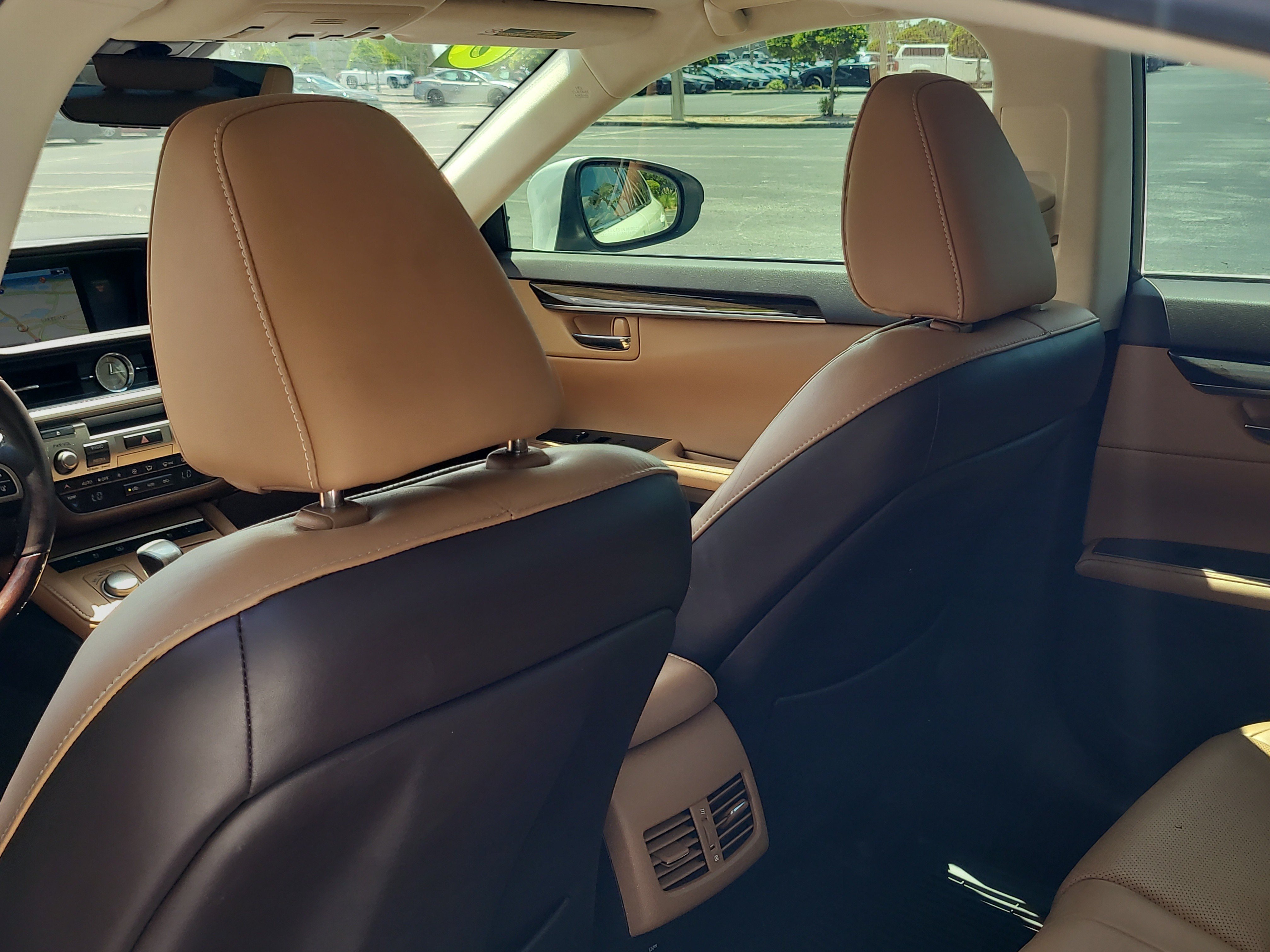Used 2016 Lexus ES 350 w/ Luxury Package w/Wood Trim FWD image 12