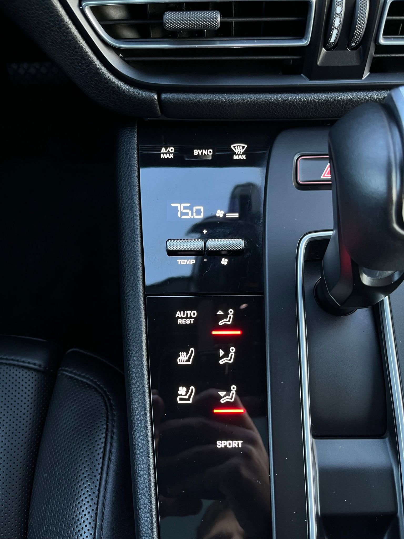 Used 2022 Porsche Macan image 18