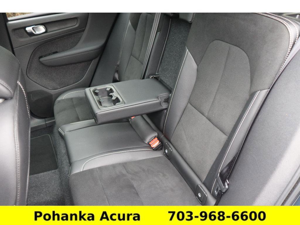 Used 2022 Volvo XC40 T5 R-Design w/ Advanced Package image 30