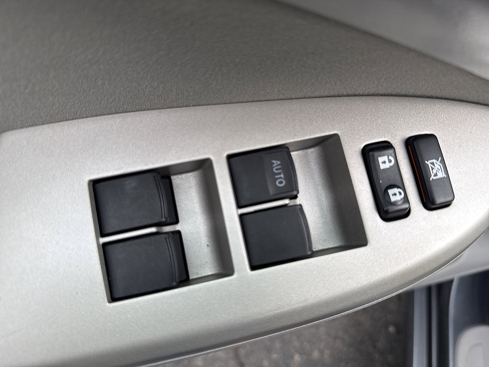 Used 2010 Toyota Corolla S FWD image 34